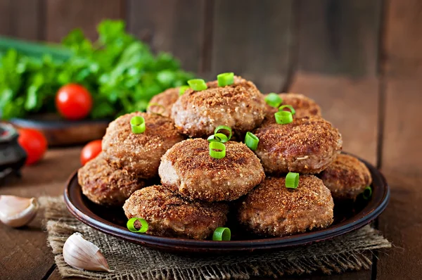 Meat cutlets with vegetables — Stock Photo, Image