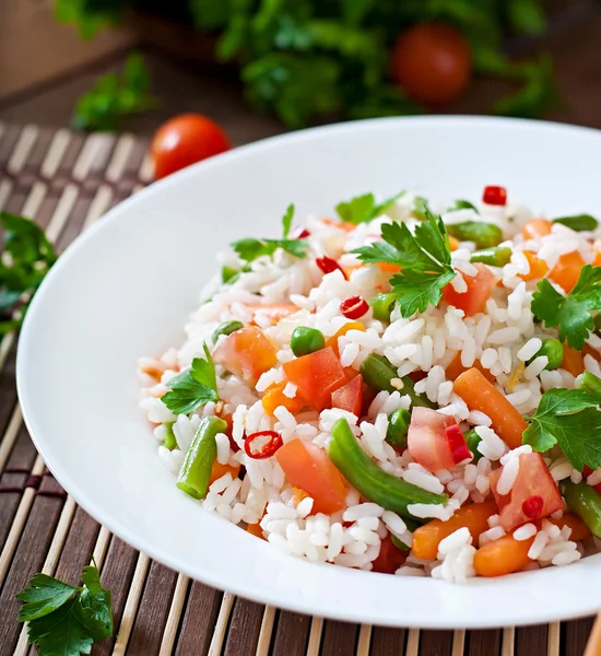 Healthy rice with vegetables — Stock Photo, Image