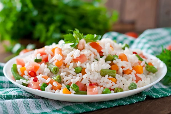 Gesunder Reis mit Gemüse — Stockfoto