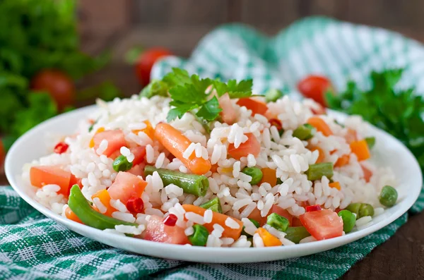 Arroz saudável com legumes — Fotografia de Stock