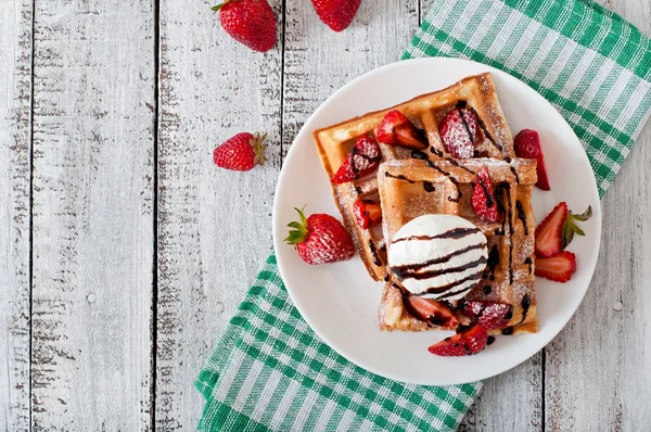 Waffles with  strawberries and ice cream — Stock Photo, Image