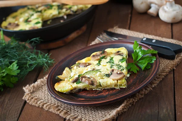 Scrambled eggs with mushrooms and vegetables — Stock Photo, Image