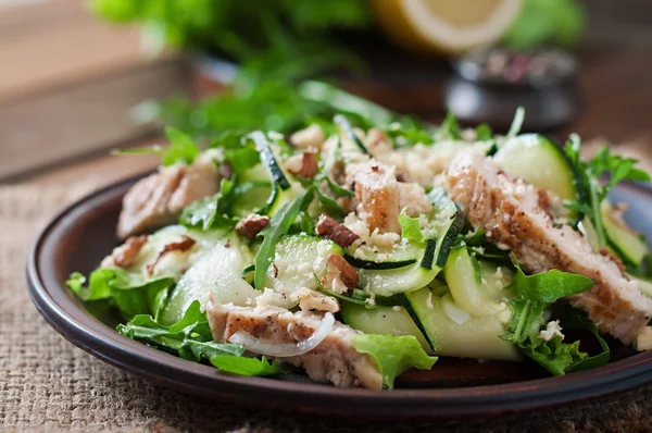 Salad with chicken and zucchini — Stock Photo, Image