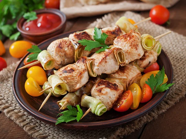 Kebab de pollo con calabacín — Foto de Stock