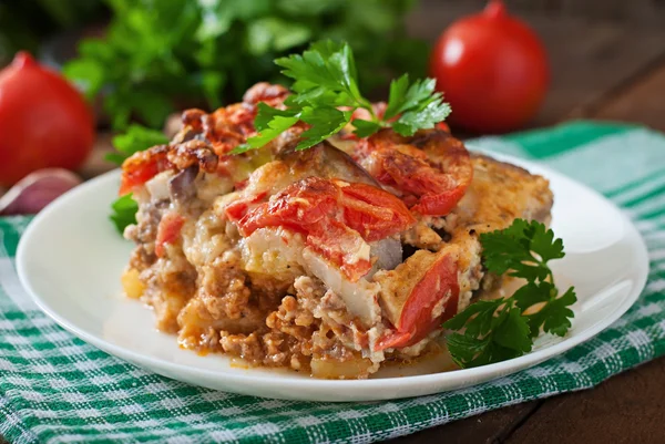 Moussaka - un plato griego tradicional —  Fotos de Stock