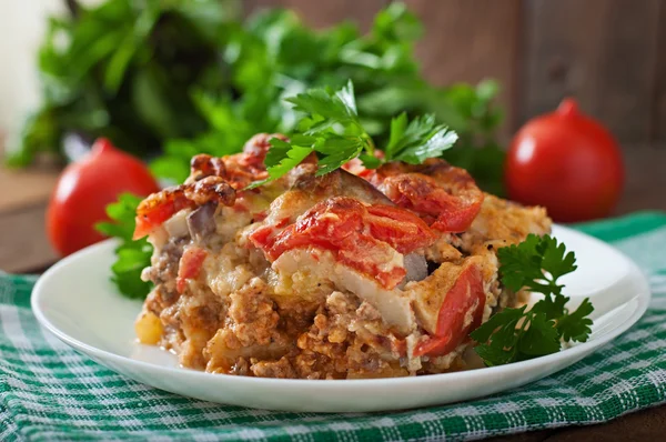 Moussaka - un plato griego tradicional —  Fotos de Stock