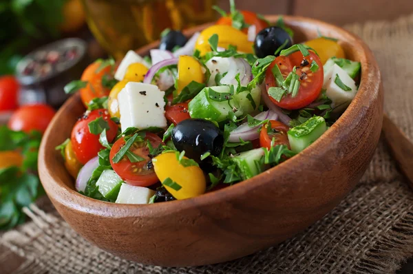 Greek salad with fresh vegetables — Stock Photo, Image