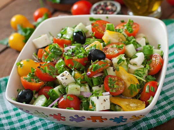 Greek salad with fresh vegetables — Stock Photo, Image