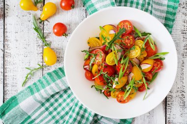 Domates soğan ve Roka Salatası