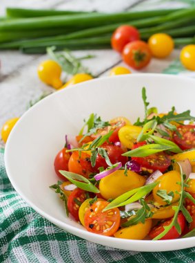 Domates soğan ve Roka Salatası