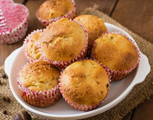 Fruit muffins met nootmuskaat en piment — Stockfoto