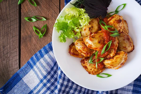 Délicieux raviolis aux légumes — Photo