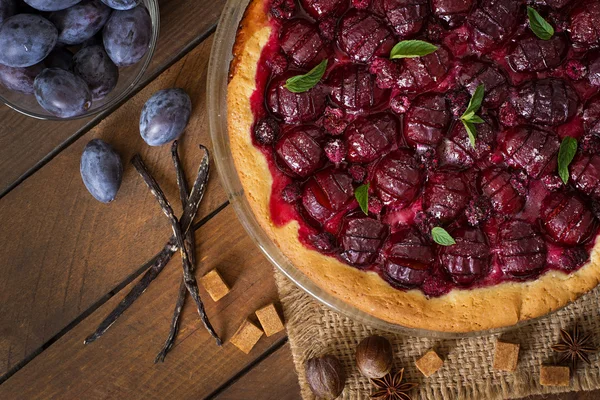 Délicieux gâteau aux fruits — Photo