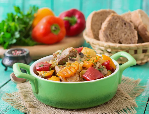 Carne stufata con verdure — Foto Stock