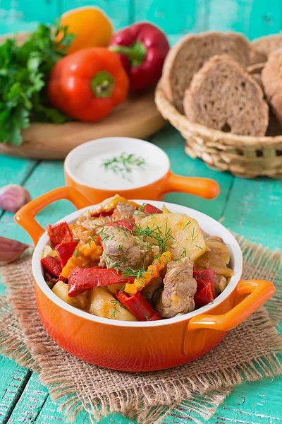 Carne estofada con verduras — Foto de Stock