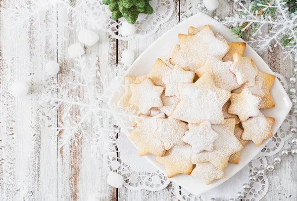 Galletas y decoraciones navideñas — Foto de Stock