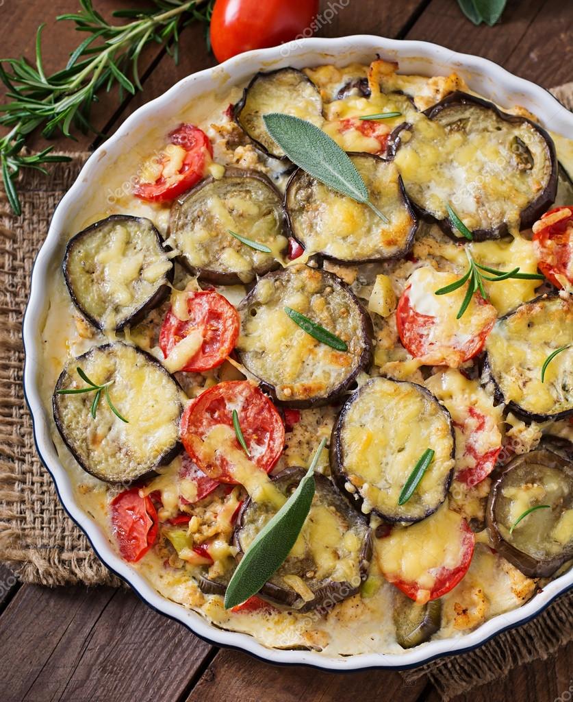 Moussaka (eggplant casserole) — Stock Photo © timolina #86215420