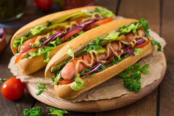 Hot dogs with vegetables — Stock Photo, Image