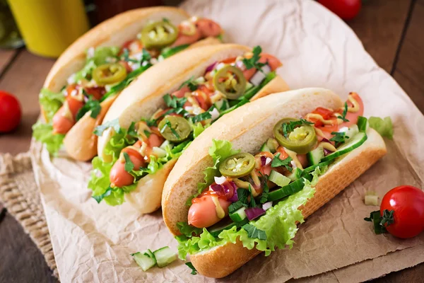 Hot dogs with vegetables — Stock Photo, Image