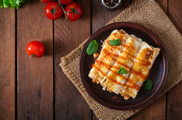 Meat cannelloni sauce bechamel — Stock Photo, Image