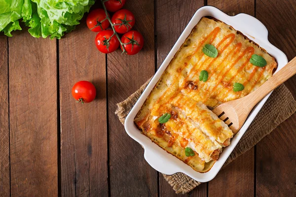 Meat cannelloni sauce bechamel — Stock Image Meat cannelloni sauce bechamel Royalty Free Stock Photos