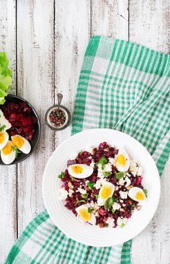 Pişmiş pancar salatası