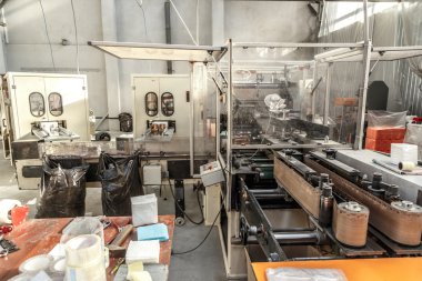 Çeşitli kağıt ürünleri üretimi süreci