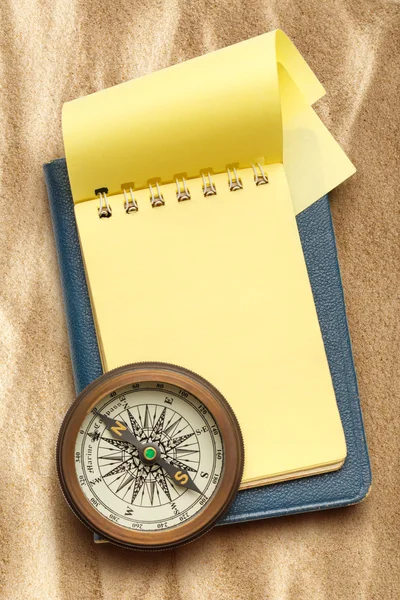 Vintage compass and blank — Stock Photo, Image