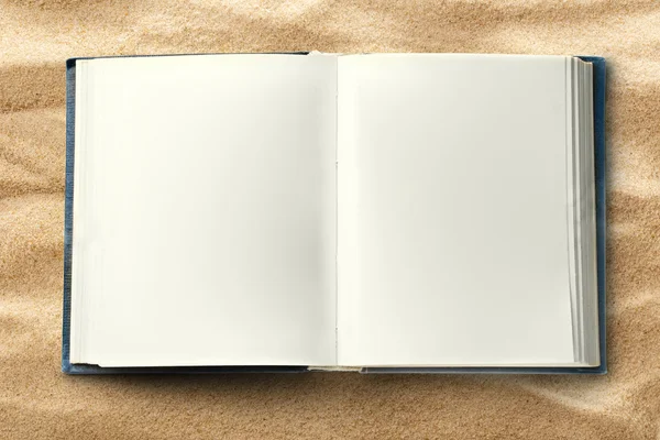 Libro bianco aperto — Foto Stock