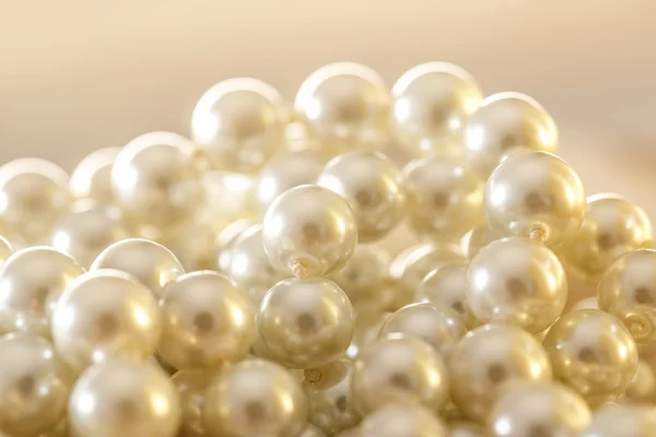 Blanco collar de perlas — Foto de Stock