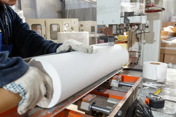 Proces produkcji różnych wyrobów papieru — Zdjęcie stockowe