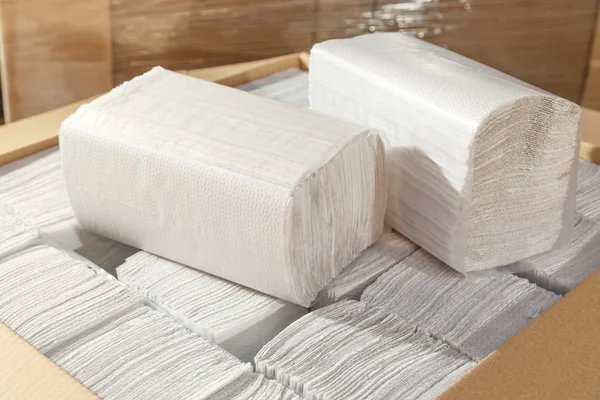 Papieren servetten en handdoeken — Stockfoto