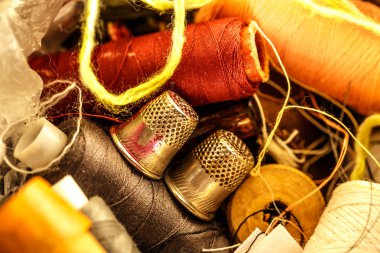 Bir yığın maddelerinde tüm dikiş