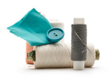 İplik bobin ve iğneler