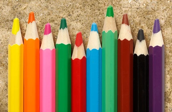 Színes ceruza gyerekek palettán — Stock Fotó