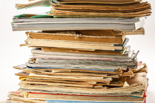 Куча старых книг в качестве фона
