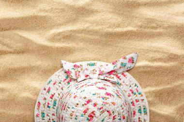 Kadın güneş şapka bir yay ile