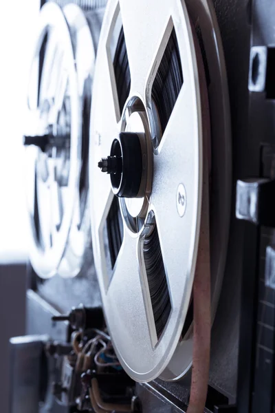 Oude reel taperecorder in toning — Stockfoto