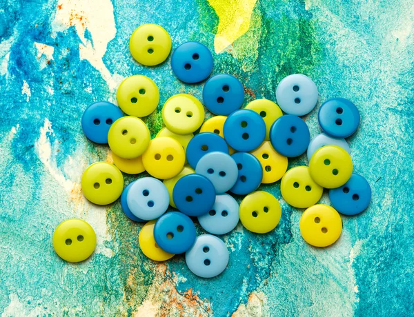 Renkli düğmeler yığını — Stok fotoğraf