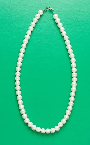 Weiße Perlenkette — Stockfoto