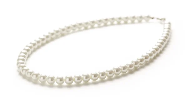 Білі намисто з перлів — стокове фото