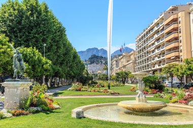 Riviera şehir Menton merkezi sokak