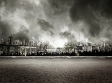 Şehir fırtınalı gökyüzü arka plan üzerinde