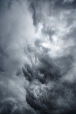fırtınalı gri bulutlu gökyüzü