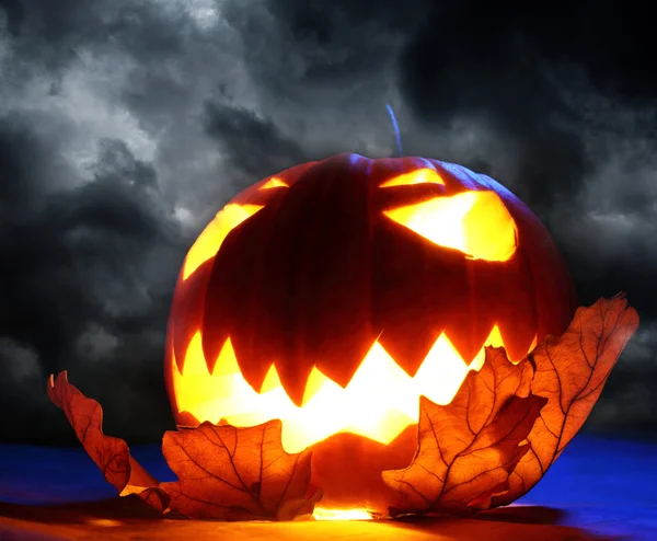 Angry halloween pumpkin — Stock Photo, Image