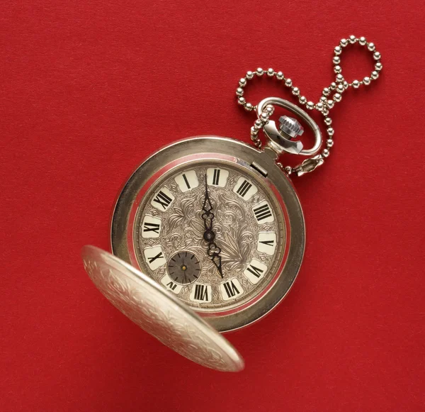 Relógio vintage bolso com corrente — Fotografia de Stock