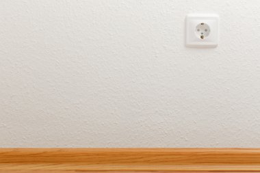 beyaz elektrik prizine