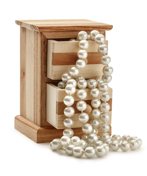 Chest with  pearl necklace — Stock Photo, Image
