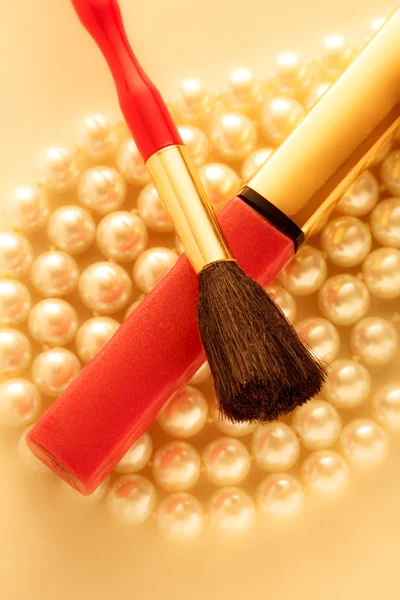 Make up brush on pearl — Stock Photo, Image