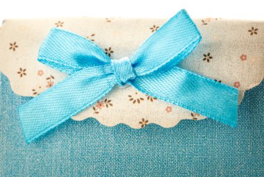 Yay ile mavi hediye çanta